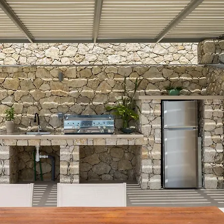Paleo Villa *