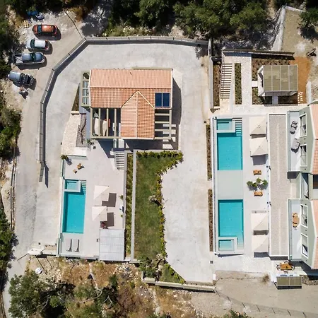 Paleo Villa *